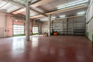 Großzügige Halle mit Showroom und Büro – Bild 4