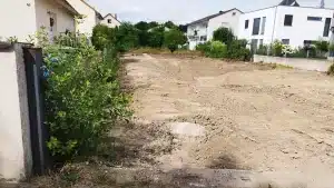Sonniges Baugrundstück 618 m² in gewachsener Wohnlage – Bild 3