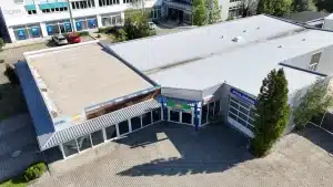 Werkstatt, Ausstellung und Lager mit Betriebsleiter-Wohnhaus – Bild 3
